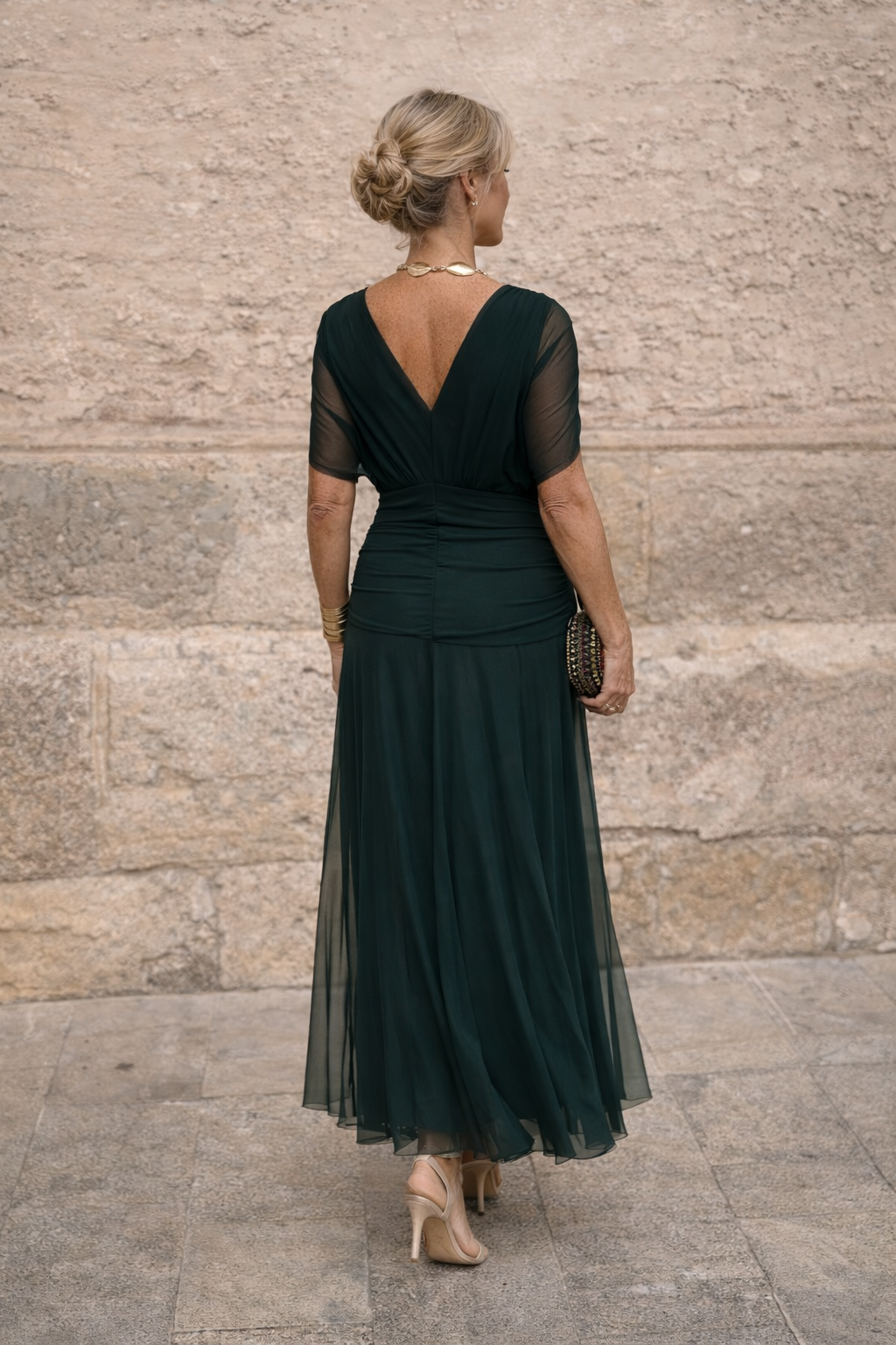 Eloria - Elegant Dress with V-Neck